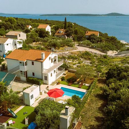 Holiday House Nena With Pool Vinišće المظهر الخارجي الصورة