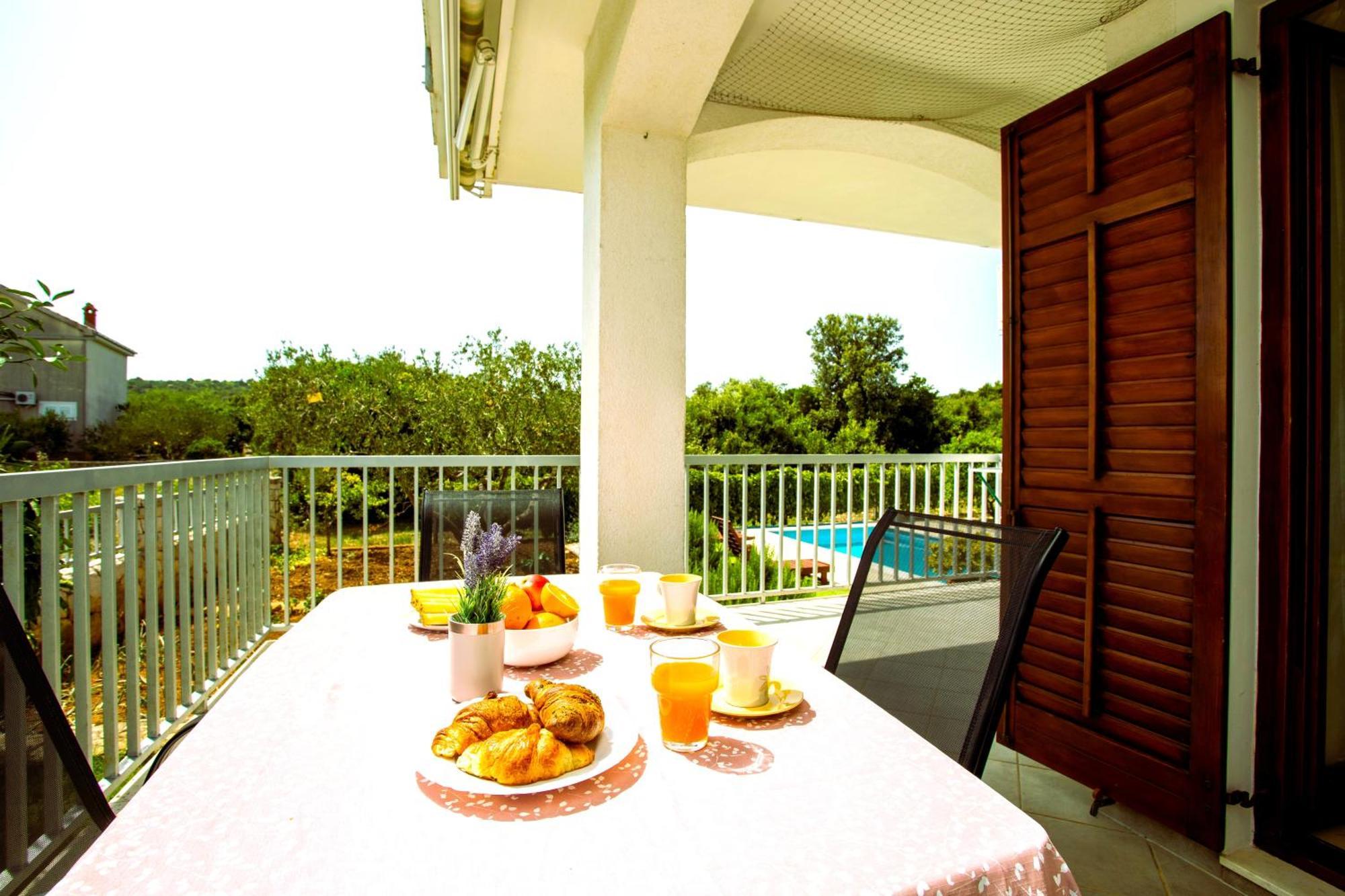 Holiday House Nena With Pool Vinišće المظهر الخارجي الصورة