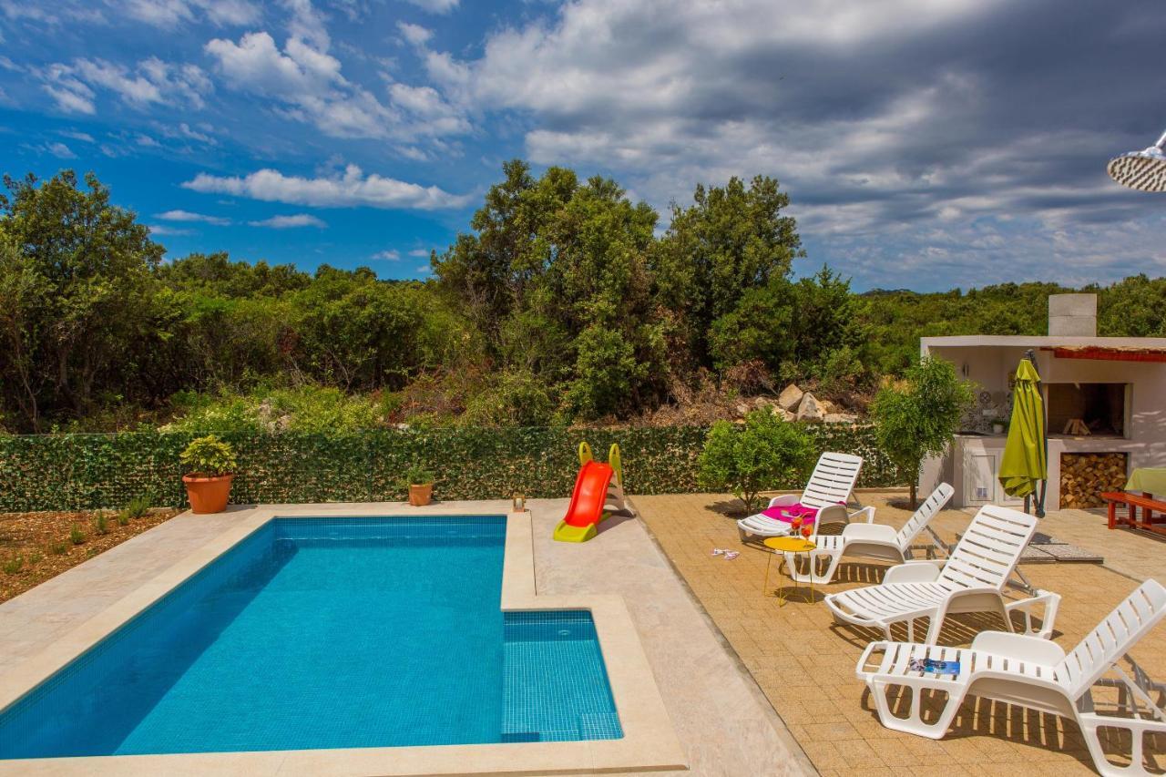 Holiday House Nena With Pool Vinišće المظهر الخارجي الصورة